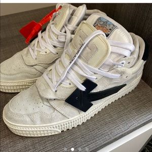 Off-white off court low